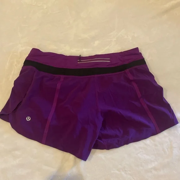 RARE!! Lululemon Athletica Groovy Run Short Bonded
Tender Violet Black Sz 6 - Picture 3 of 5